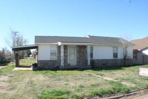 313 Jeffie St, Floydada, TX 79235-3835