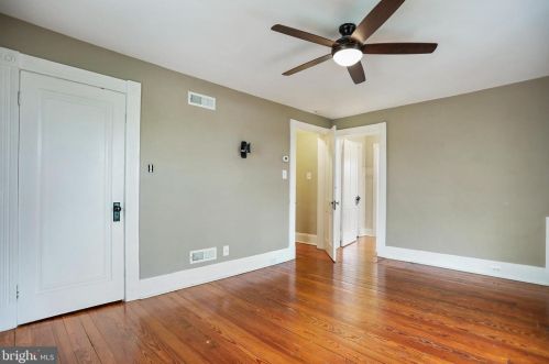 328 Mildred St, Charles Town WV  25414-1834 exterior