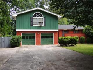 1110 Nielsen Dr, Clarkston, GA 30021-2718