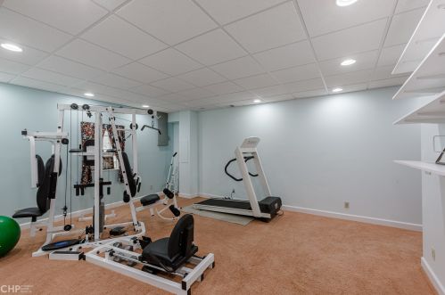 6529 Bentley Ave, Willowbrook IL 60527-1832 exterior