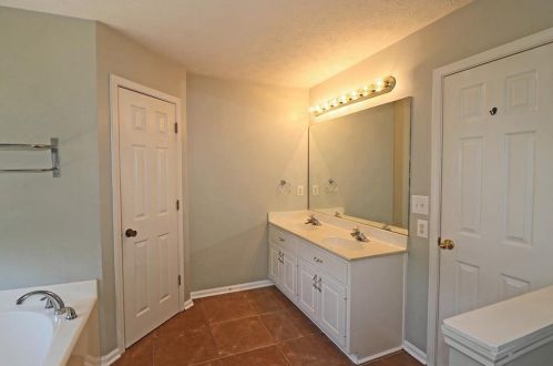 3180 Water Brk Dr, Conyers GA  30094-5691 exterior