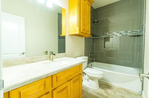 639 Tj Wright St, Angleton TX 77515-4355 exterior