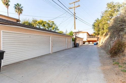 1100 Verdugo Rd, Glendale CA  91208-2918 exterior