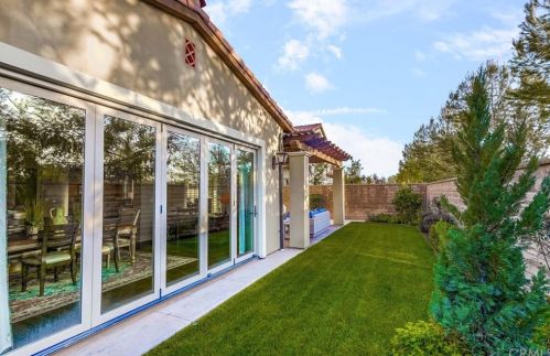 18 Shadybend, Irvine CA  92602-0844 exterior