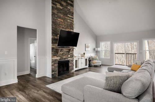 258 Speaks Ln, Harpers Ferry WV  25425 exterior