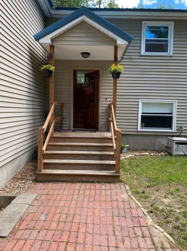 140 Hunter Ln, Barrington, NH 03825-5303