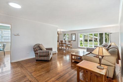 120 Rugeley Rd, Western Springs, IL 60558-1951