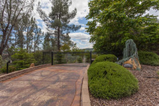 15845 Highland Cir, Redding, CA 96001-8723