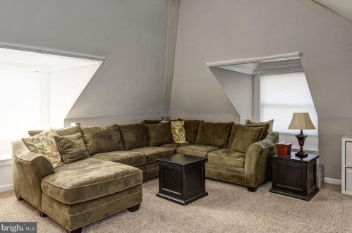 537 Grv St, Haddonfield NJ 08033-1220 exterior