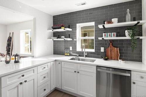 4555 Lincoln St, Englewood CO  80113-5732 exterior