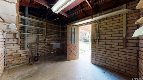 132 Broadbent Dr, Riverside CA  92507-4809 exterior