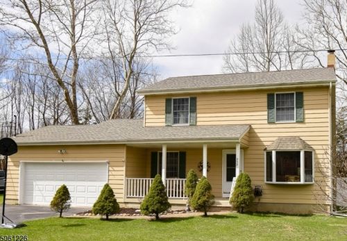 959 Edgewood Dr, Fredon, NJ 07860-4530