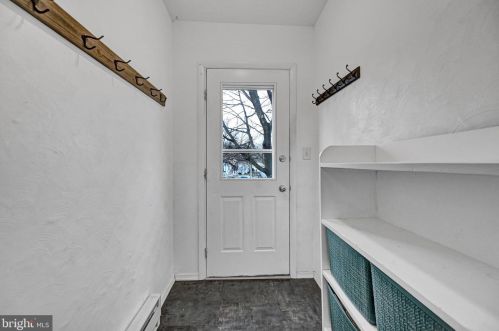 987 Baltimore St, Hanover PA  17331-4413 exterior