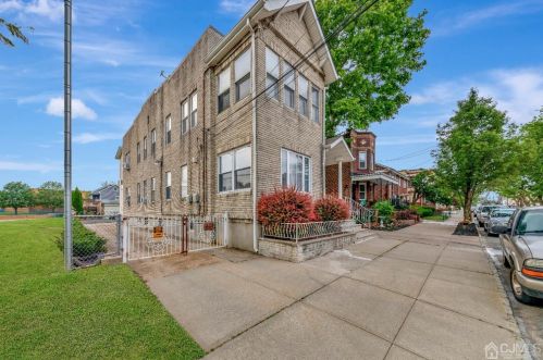 51 Madison Ave, Perth Amboy, NJ 08861-4622