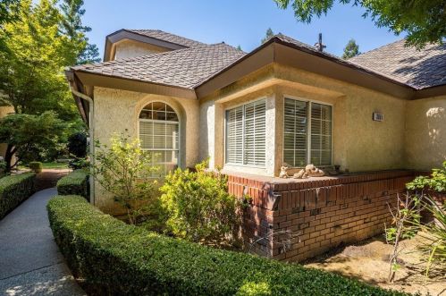 3041 Silverhill Ln, Fresno, CA 93711-1176