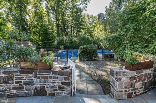 61 Green Ave, Trenton, NJ 08648-1623