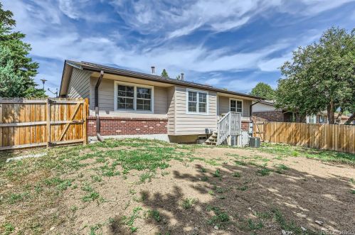 2566 Quintero Way, Aurora CO  80013-1558 exterior