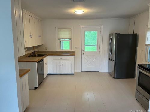 14 Shore Dr, Bethlehem CT  06751-1216 exterior