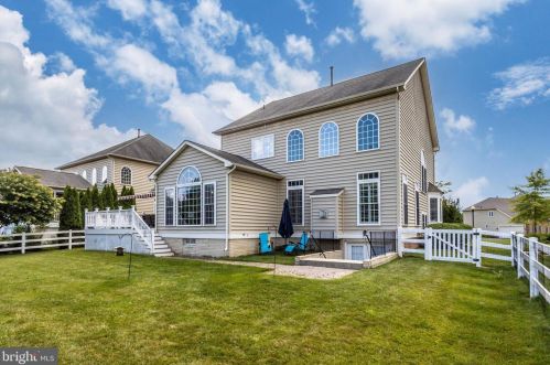 8 Farmstead Pl, Middletown MD  21769-7742 exterior