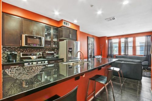 965 Acacia Ln, Montebello, CA 90640-6283