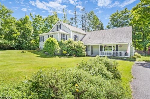 6 Mudtown Rd, Wantage, NJ 07461-3615