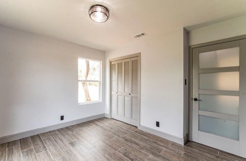 9600 Claxton Dr, Austin TX  78736-2901 exterior