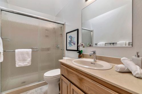 1888 Farndon Ave, Los Altos CA 94024-6948 exterior