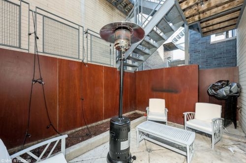 2736 Southport Ave, Chicago IL  60614-1230 exterior