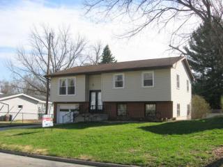 50 Southwood Dr, Decatur, IL 62521-5434