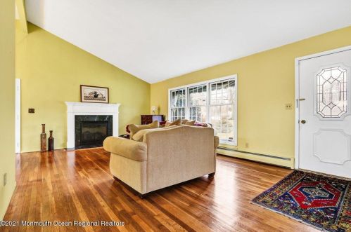 63 Cloverdale Cir, Tinton Falls NJ 07724-3105 exterior