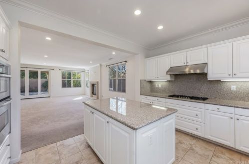 48 Twin Gables, Irvine CA  92620-3506 exterior