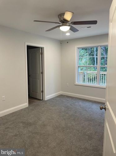 418 Lawrence St, Charles Town WV 25414-1514 exterior