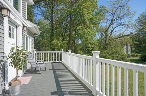 41 Hillcrest Rd, Warren, NJ 07059-5304