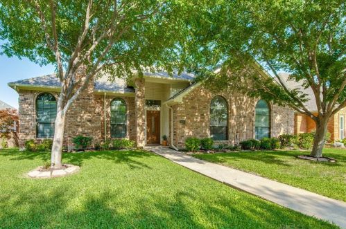 9017 Silverdollar Trl, Irving, TX 75063-4428