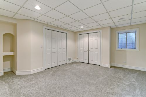 102 Ambriance Dr, Willowbrook IL  60527-0801 exterior