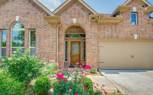 8215 Laughing Falcon Trl, Conroe TX  77385-1123 exterior