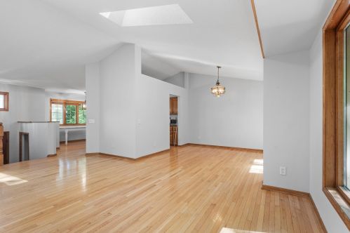 15864 Garden View Ct, Saint Paul MN  55124-7015 exterior