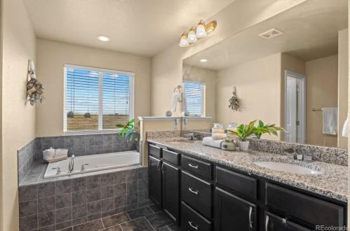 9724 Eagle Creek Cir, Denver CO  80022-6223 exterior