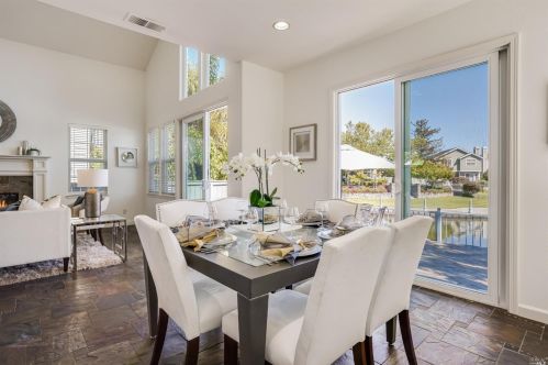 13 Waterside Cir, San Rafael, CA 94903-2775