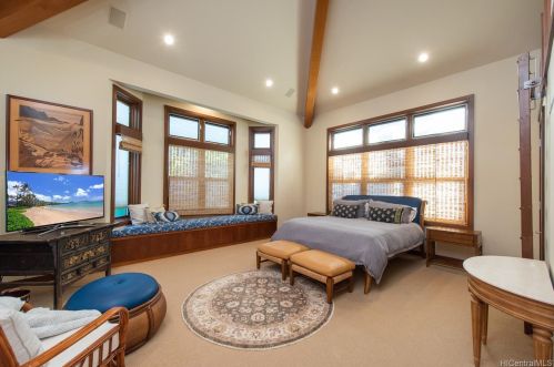 4550 Kahala Ave, Honolulu HI  96816-4924 exterior