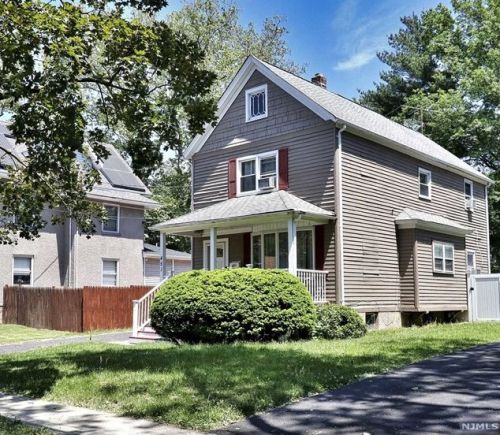 451 River Rd, Bogota, NJ 07603-1060