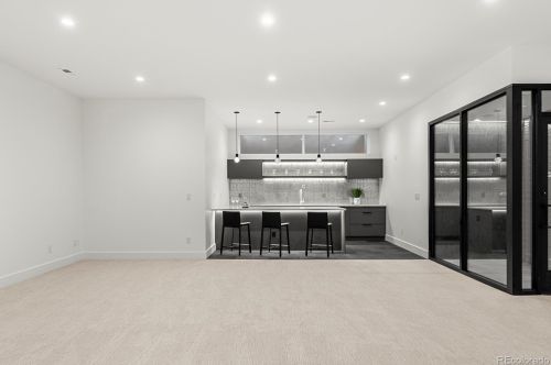 267 Clermont St, Denver CO  80246-1039 exterior