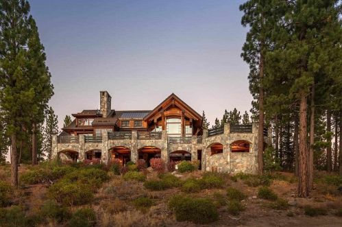 8207 Fallen Leaf Way, Truckee CA  96161-4273 exterior