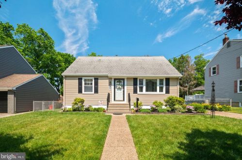 303 Jess Ave, Tavistock, NJ 08033-3032