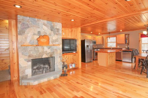 487 Howe Hill Rd, Greenwood, ME 04255-3113