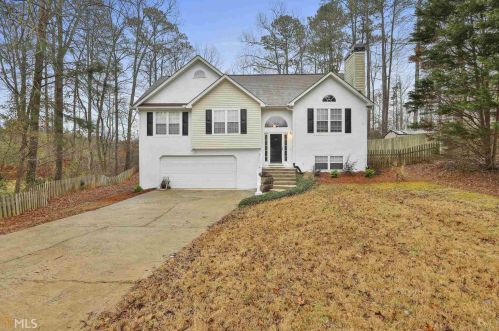 85 Northfield Dr, Newnan, GA 30265-1795