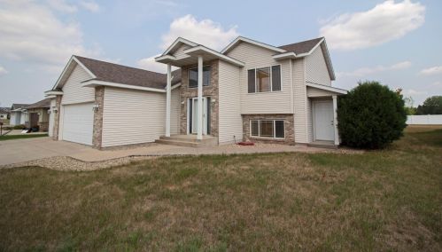 1622 Quail Dr, Saint Cloud, MN 56303-4678