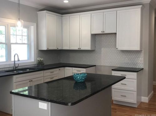 12 Upper Kensington Dr, East Lyme, CT 06333-1164