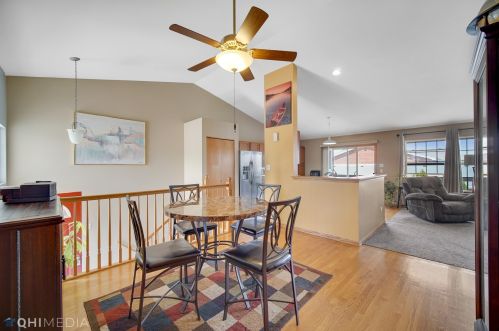 6832 Oak View Ct, Oak Forest, IL 60452-5236