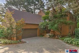 717 89th Plz, Omaha, NE 68114-2853